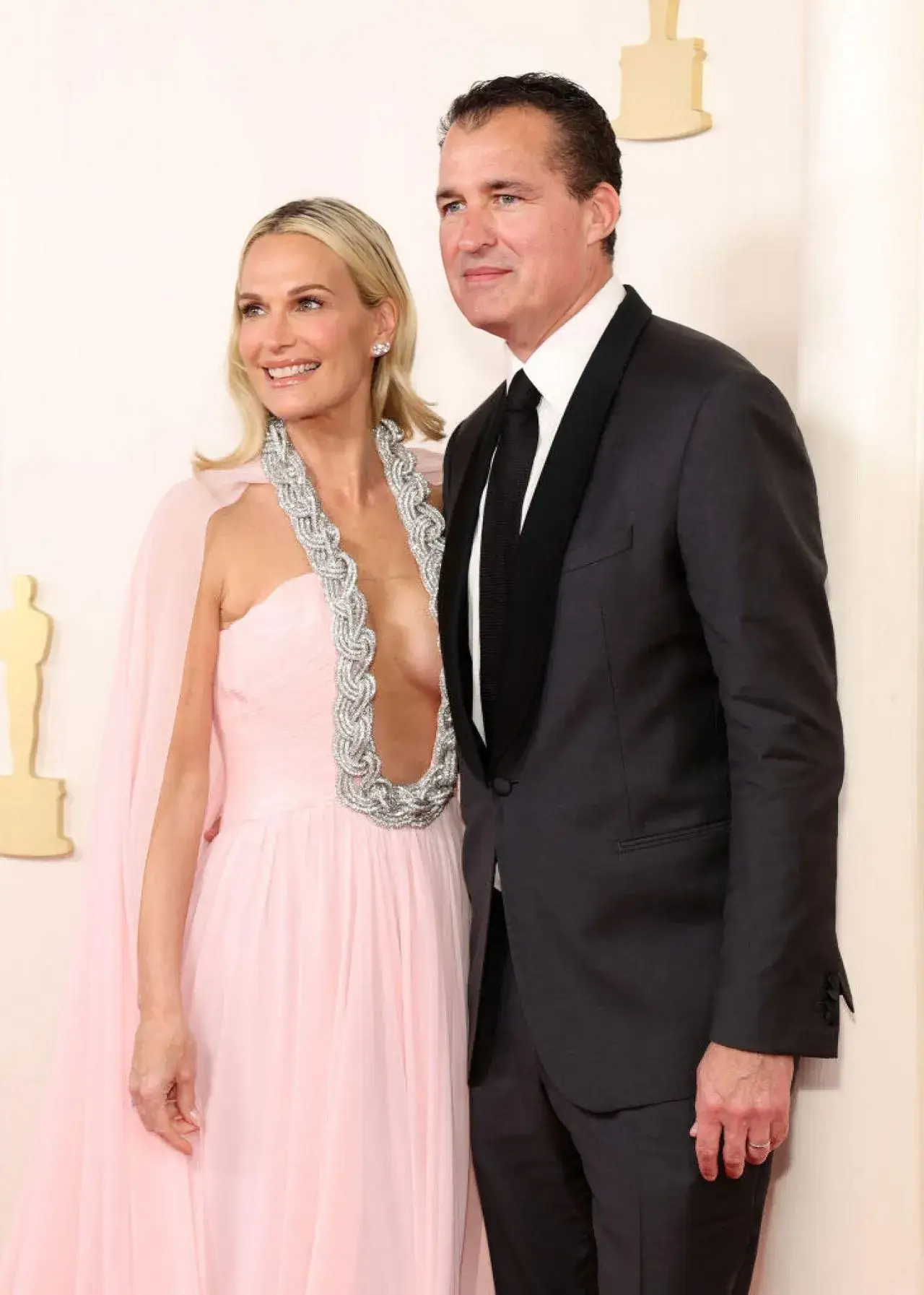 MOLLY SIMS PHOTOSHOOT AT OSCARS 2024 RED CARPET 8